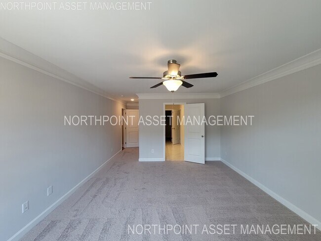 Building Photo - Gorgeous Luxury Townhome for Rent in Kenne...