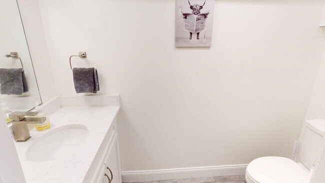 Building Photo - 4 Market St