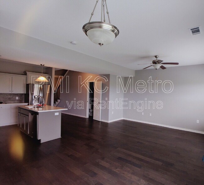 Building Photo - 16069 Fontana St