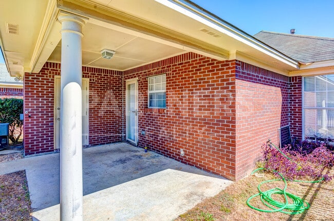 Building Photo - 1336 Cameron Ct