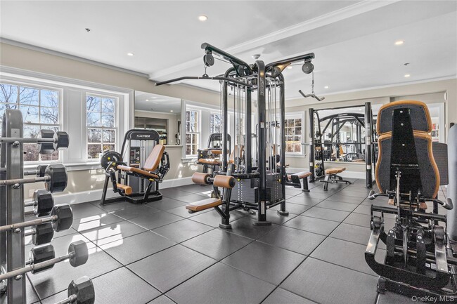 Building Photo - 10 Old Jackson Ave