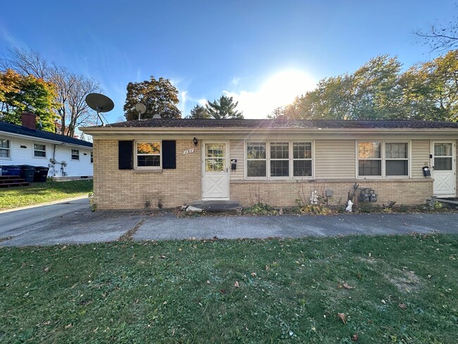 Building Photo - Taft Street Duplex