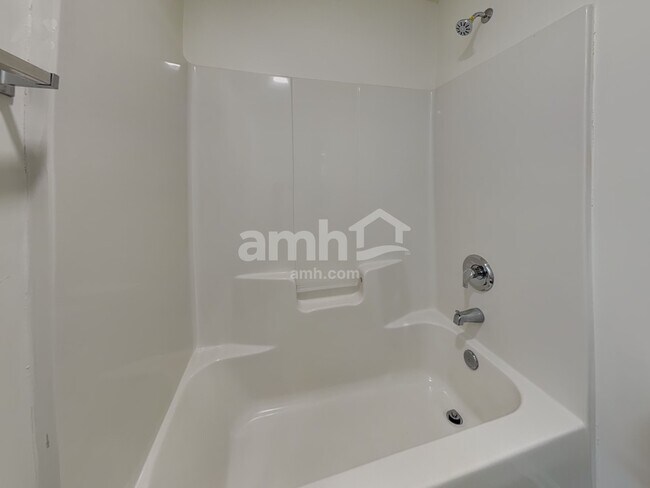 Building Photo - 105 Exeter Ct