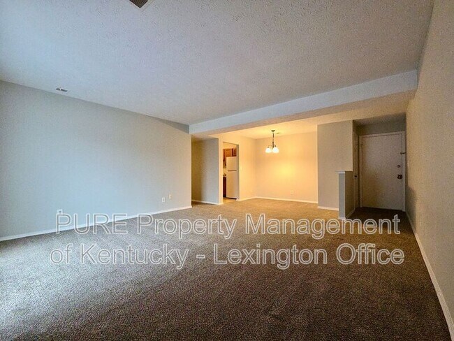 Building Photo - 348 Redding Rd