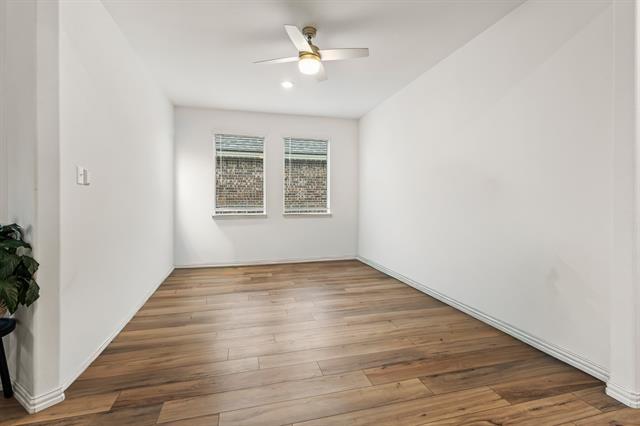 Building Photo - 1733 Lake Grove Dr