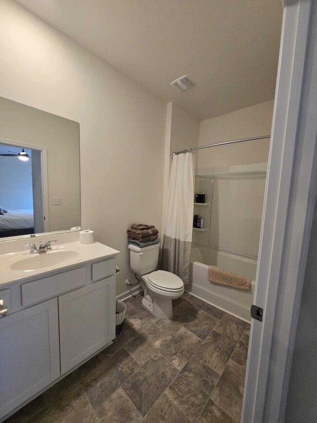 Building Photo - Charming Home in Sweet Briar Community