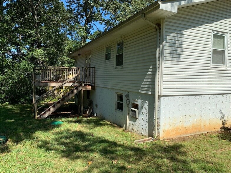 Building Photo - 4031 E Freedom Cir