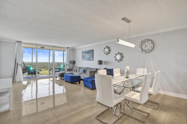 Building Photo - 3520 Oaks Way