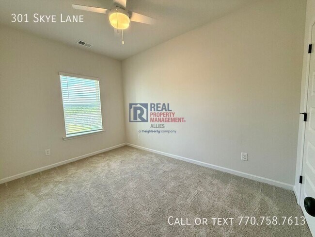 Building Photo - 301 Skye Ln