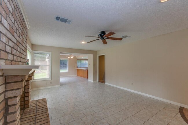Building Photo - 11310 Chiselhurst Way Ct