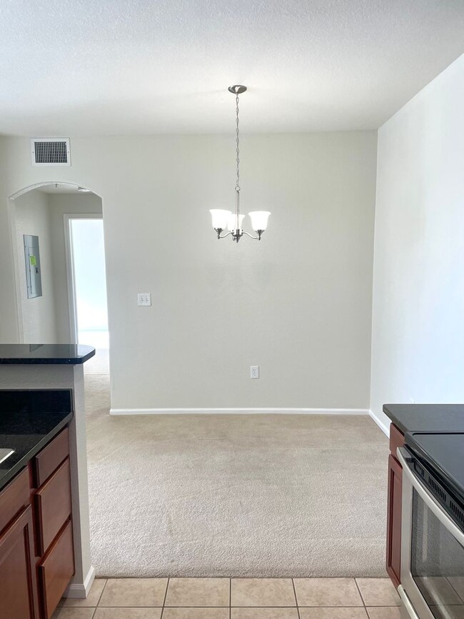 Building Photo - 2 bedroom 1 bath condo for rent in Parker ...