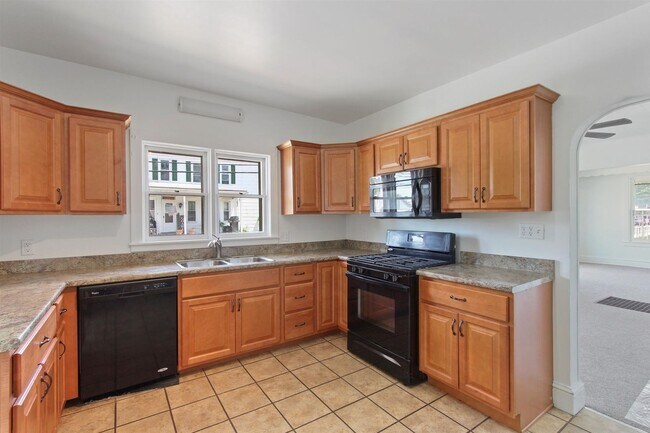 Building Photo - Available Now - Charming 3 Bedroom Home Located in Mount Wolf