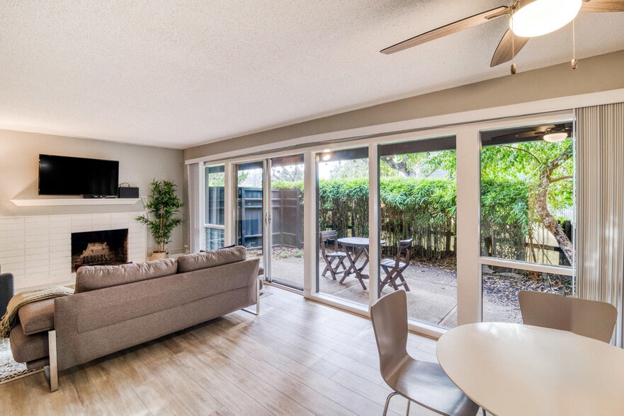 Building Photo - 801 Middlefield Rd