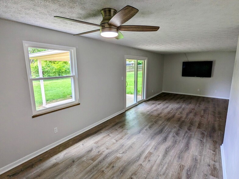 Building Photo - 1118 Lincoln Park Blvd