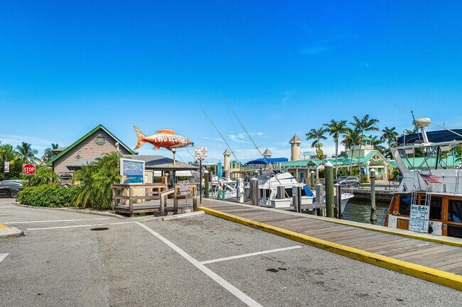 Building Photo - 700 E Boynton Beach Blvd