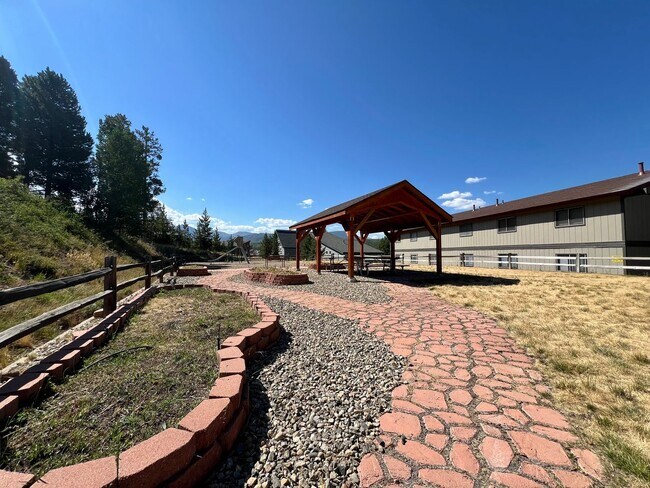 Building Photo - 309 Co Rd 804