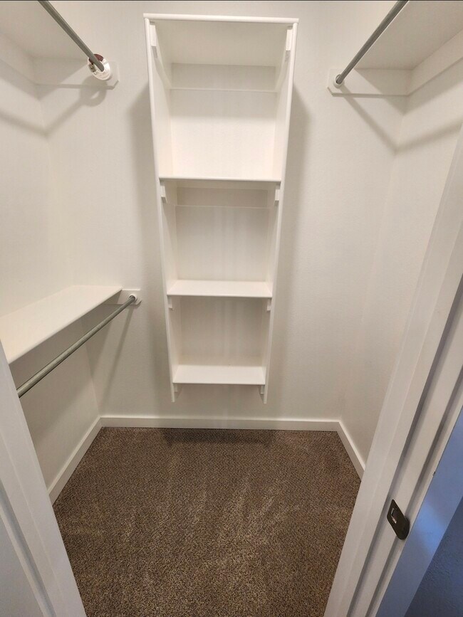 Building Photo - 3 bed 2 bath home in Lone Star Trails! 2 car garage