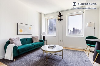 Building Photo - 70 W 45th St