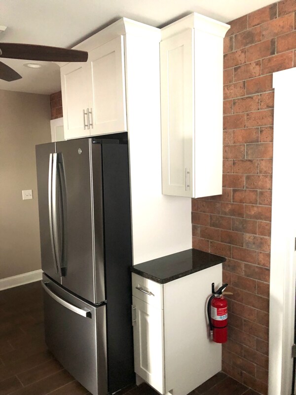 Building Photo - 1206 E Main St