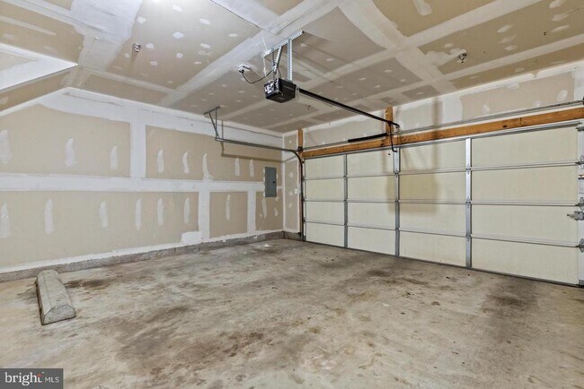 Building Photo - 21844 Kelsey Square