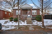 Building Photo - 4762 Alma Ave