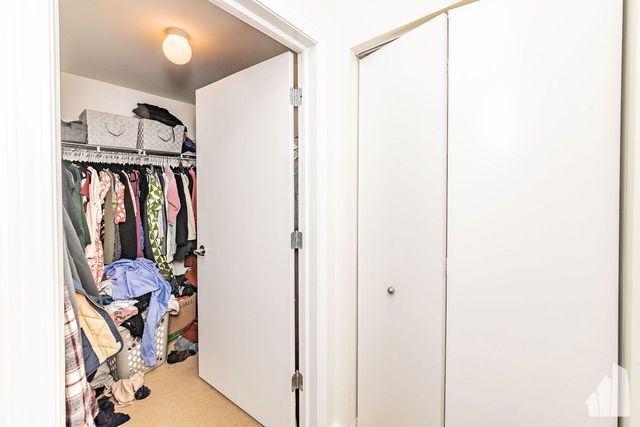 Building Photo - 10 E 13th St