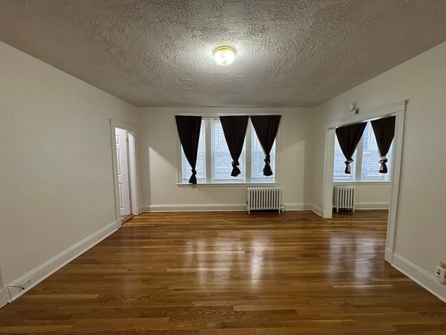 Building Photo - 97 Chester St