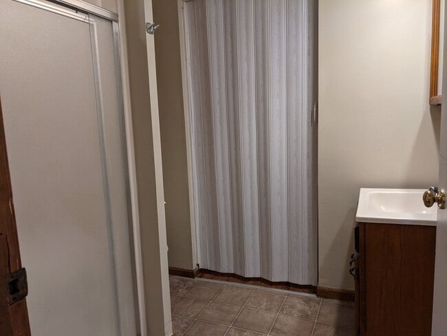 Building Photo - 4803 Appleton Ave