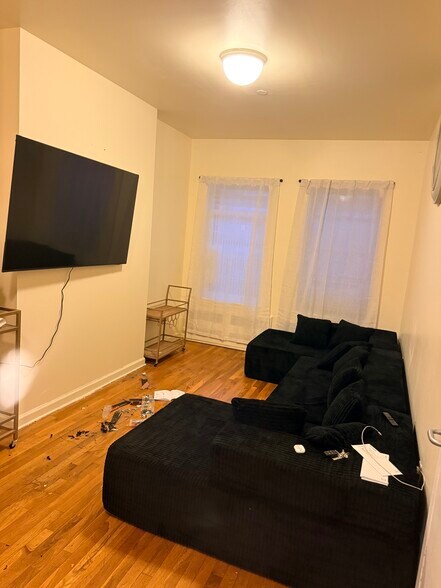 Building Photo - 295 Throop Ave