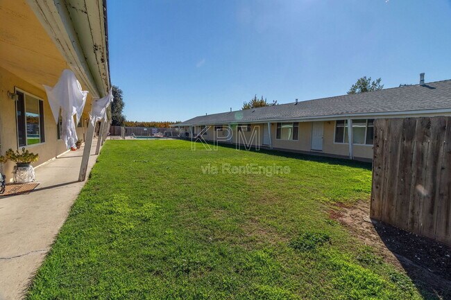 Building Photo - 10400 Lower Sacramento Rd