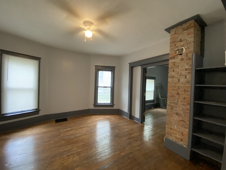 Building Photo - 1306 SW Lane St
