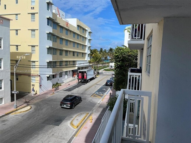 Building Photo - 1357 Collins Ave
