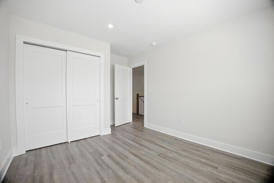 Building Photo - 41 Sequoia Dr