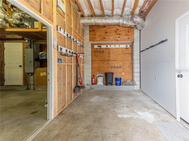 Building Photo - 1153 Tookes Rd