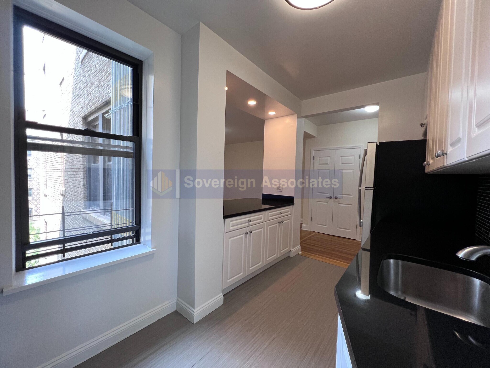 Building Photo - 105 Pinehurst Ave