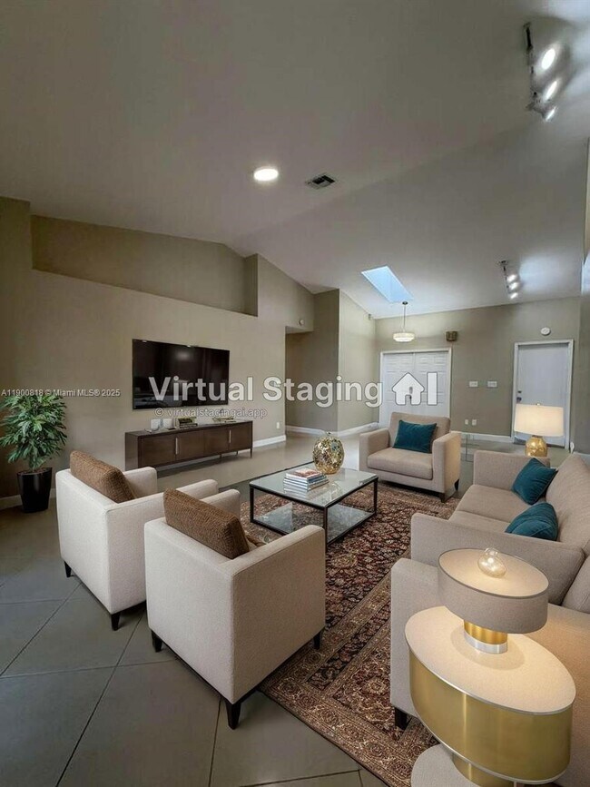 Building Photo - 219 SE 8th St