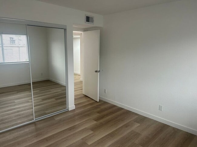 Building Photo - 8603 Fenwick St