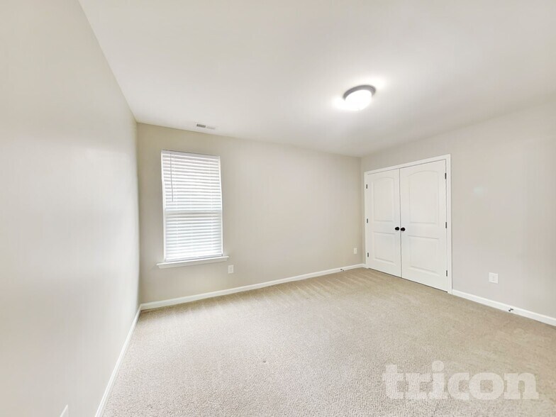 Building Photo - 31 Burr Oak Cir