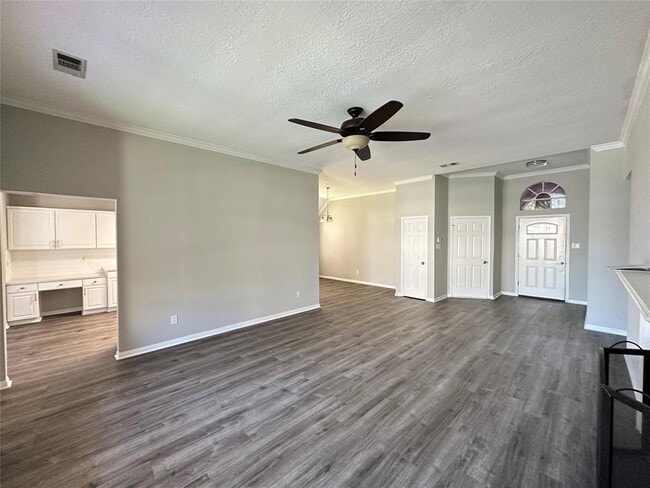 Building Photo - 806 Legend Spring Dr