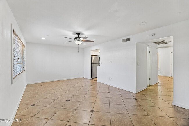 Building Photo - 7126 N 19th Ave