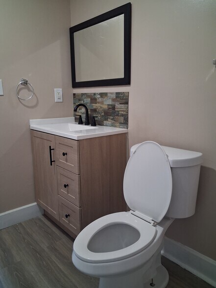 Bathroom - 19 Mahl Ave