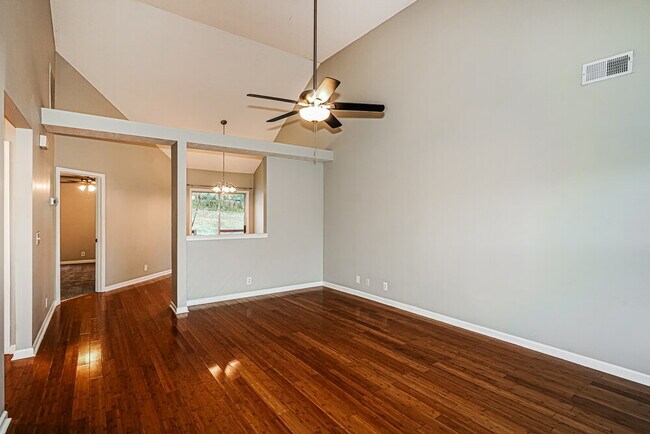 Building Photo - 1061 Cedar Creek Village Rd