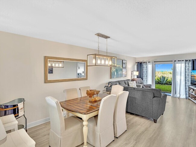 Building Photo - 10310 S Ocean Dr