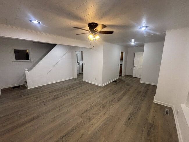 Building Photo - 27 Fenderson St