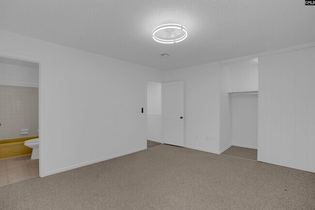 Building Photo - 301 Harbor Heights Dr