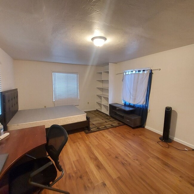 Building Photo - Spacious 5 bedroom home in Carmichael