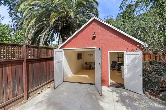 Building Photo - 2549 San Jose Way