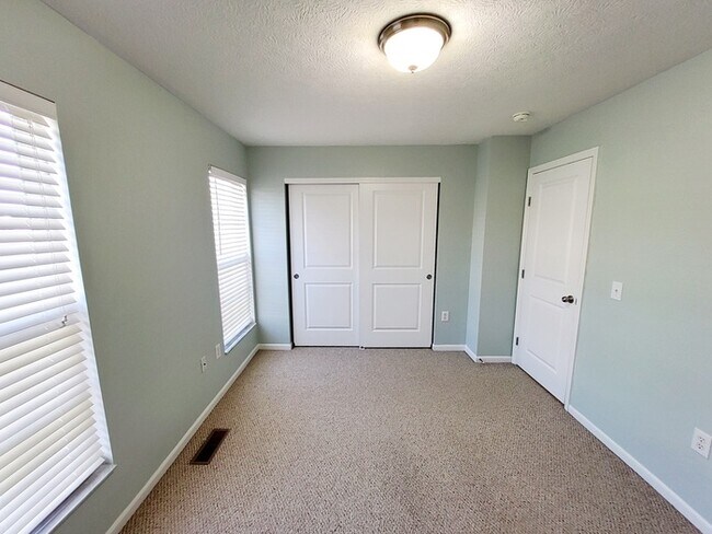 Building Photo - Charming 2 beds 2.5 baths in Columbus!