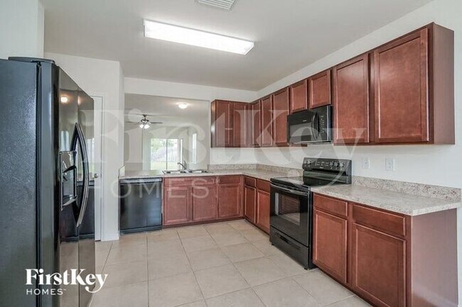 Building Photo - 441 SW 24th St