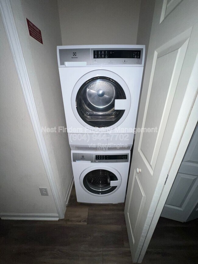 Building Photo - 4958 Key Lime Dr